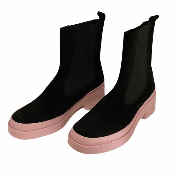 Andre assous boots size 40